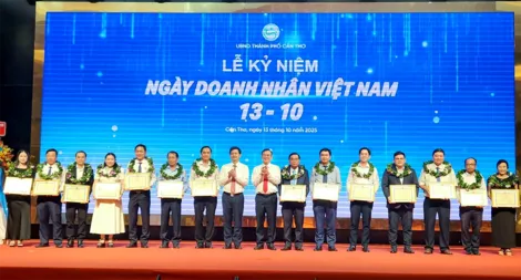Lãnh đạo thành phố cam kết đồng hành cùng doanh nghiệp phát triển