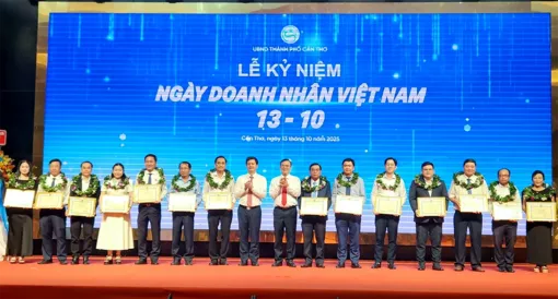 Lãnh đạo thành phố cam kết đồng hành cùng doanh nghiệp phát triển