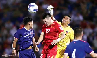 Vấn đề “thước ngắm” ở tuyển Việt Nam