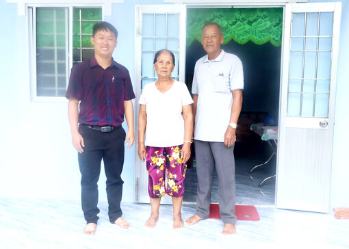 រួមដំណើរជាមួយប្រជាជនលំនឹងជីវភាព អភិវឌ្ឍសេដ្ឋកិច្ច រួមដំណើរជាមួយប្រជាជនលំនឹងជីវភាព អភិវឌ្ឍសេដ្ឋកិច្ច