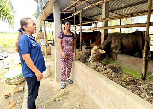 ទុនគោលនយោបាយសង្គម ជួយសមាជិកានារីលើកកម្ពស់ជីវភាព ទុនគោលនយោបាយសង្គម ជួយសមាជិកានារីលើកកម្ពស់ជីវភាព