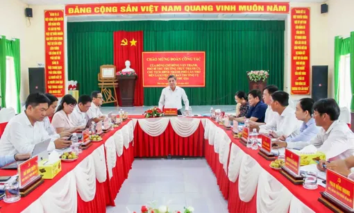 Phó Bí thư Thường trực Thành ủy Cần Thơ Đồng Văn Thanh làm việc với Đảng ủy xã Nhu Gia Phó Bí thư Thường trực Thành ủy Cần Thơ Đồng Văn Thanh làm việc với Đảng ủy xã Nhu Gia