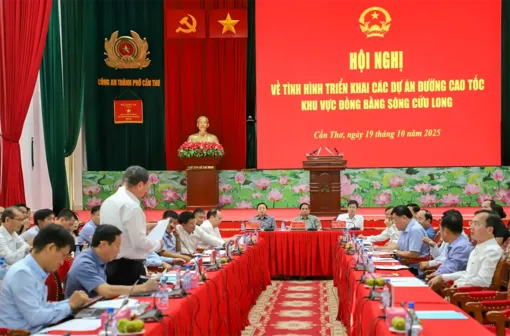 Tháo gỡ khó khăn, đẩy nhanh tiến độ hoàn thành các dự án đường cao tốc khu vực ĐBSCL Tháo gỡ khó khăn, đẩy nhanh tiến độ hoàn thành các dự án đường cao tốc khu vực ĐBSCL