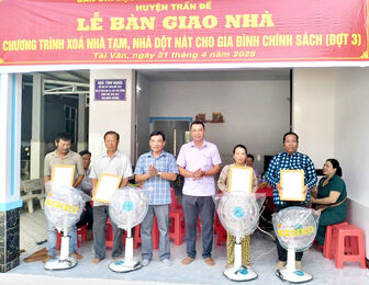 ឧបត្ថម្ភ​ប្រ​ជា​ជន " មាន​ផ្ទះ​សម្បែង​និង​ការ​ងារ​ធ្វើ​លំ​នឹង "