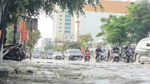 Triều cường sẽ đạt đỉnh 2,21m vào sáng 22-10