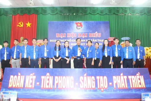 Tuổi trẻ xã Tân Thạnh tham gia tích cực vào công cuộc chuyển đổi số Tuổi trẻ xã Tân Thạnh tham gia tích cực vào công cuộc chuyển đổi số