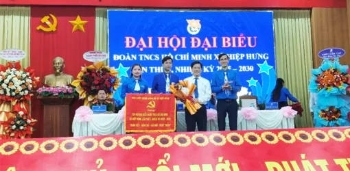 Xã đoàn Hiệp Hưng đẩy mạnh ứng dụng công nghệ thông tin, chuyển đổi số trong hoạt động Xã đoàn Hiệp Hưng đẩy mạnh ứng dụng công nghệ thông tin, chuyển đổi số trong hoạt động