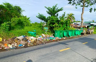 Điểm tập kết rác thành bãi rác