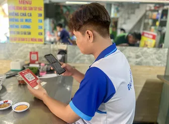 Đẩy mạnh chuyển đổi số ngân hàng và thanh toán không dùng tiền mặt Đẩy mạnh chuyển đổi số ngân hàng và thanh toán không dùng tiền mặt