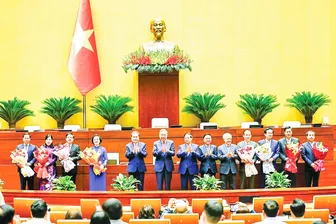 Quốc hội phê chuẩn bổ nhiệm 2 Phó Thủ tướng và 3 Bộ trưởng Quốc hội phê chuẩn bổ nhiệm 2 Phó Thủ tướng và 3 Bộ trưởng
