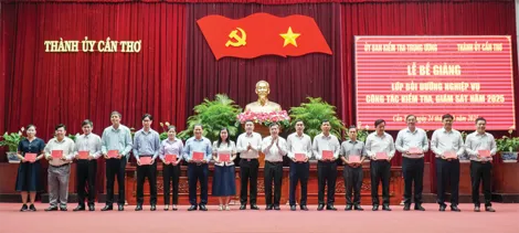 Bế giảng lớp bồi dưỡng nghiệp vụ chuyên sâu về công tác kiểm tra, giám sát năm 2025