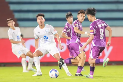 “Cuộc đấu trí” của hai tân HLV trên sân Gò Đậu