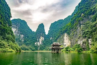 Hành trình trải nghiệm văn hóa và thiên nhiên Việt Nam đặc sắc cùng Đất Việt Tour