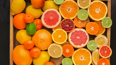 Kiểm soát nồng độ axít uric cao bằng trái cây
