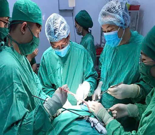 Hướng điều trị mới cho người bị ung thư trực tràng thấp Hướng điều trị mới cho người bị ung thư trực tràng thấp