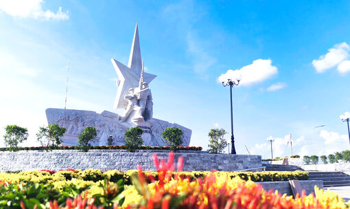 កា​ម៉ាវ សម្ពោធ​បណ្តុំ​ស្តូប​ជ័យ​ជម្នះ​ដោយ​មាន​ទុន​វិនិ​យោគ ១០៦ ពាន់​លាន​ដុង