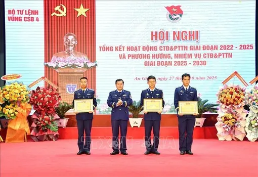 Tuổi trẻ Vùng Cảnh sát biển 4 vì chủ quyền biển, đảo Tây Nam Tổ quốc Tuổi trẻ Vùng Cảnh sát biển 4 vì chủ quyền biển, đảo Tây Nam Tổ quốc