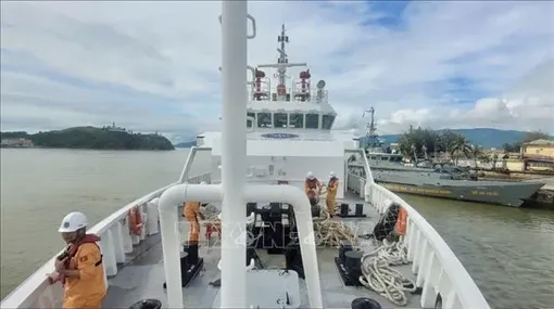 Kịp thời ứng cứu ngư dân gặp nguy cấp trên biển Kịp thời ứng cứu ngư dân gặp nguy cấp trên biển