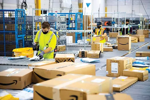 Amazon mạnh tay cắt giảm nhân sự Amazon mạnh tay cắt giảm nhân sự