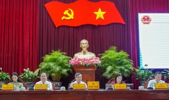 Tập trung hoàn thành tốt các chỉ tiêu, mục tiêu, nhiệm vụ phát triển kinh tế - xã hội, quốc phòng, an ninh giai đoạn 2021-2025 Tập trung hoàn thành tốt các chỉ tiêu, mục tiêu, nhiệm vụ phát triển kinh tế - xã hội, quốc phòng, an ninh giai đoạn 2021-2025