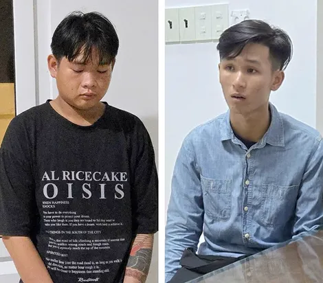 Bắt 2 đối tượng cướp giật tài sản người đi đường giữa đêm khuya Bắt 2 đối tượng cướp giật tài sản người đi đường giữa đêm khuya