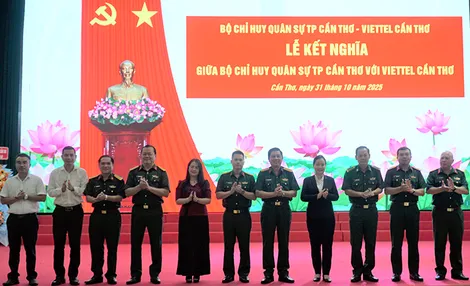 Bộ Chỉ huy Quân sự TP Cần Thơ kết nghĩa với Viettel Cần Thơ Bộ Chỉ huy Quân sự TP Cần Thơ kết nghĩa với Viettel Cần Thơ