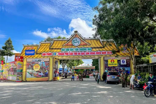 Sắc màu hội tụ tại Hội chợ Xúc tiến Thương mại sản phẩm OCOP TP Cần Thơ và đặc sản vùng miền năm 2025