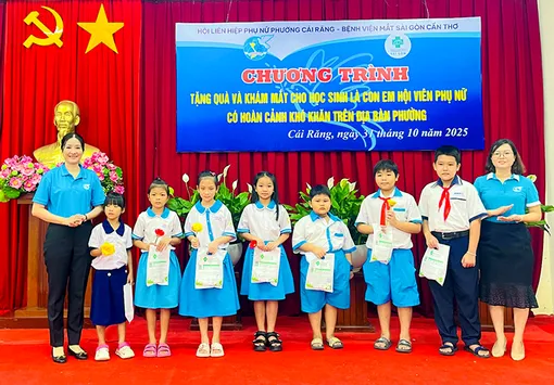 Tặng quà, khám mắt và cấp thuốc miễn phí cho học sinh có hoàn cảnh khó khăn