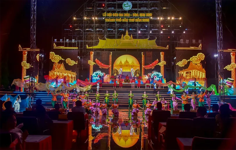 Tổng duyệt chương trình nghệ thuật khai mạc Lễ hội Oóc Om Bóc - Đua ghe Ngo TP Cần Thơ