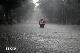 Bão Kalmaegi tăng cấp, hướng về khu vực giữa Biển Đông Bão Kalmaegi tăng cấp, hướng về khu vực giữa Biển Đông