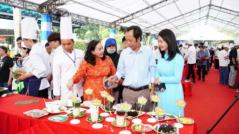 TP Hồ Chí Minh: Xác lập kỷ lục Việt Nam 200 món chay từ sen