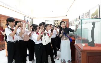 Lựa chọn hiện vật để lập hồ sơ đề nghị công nhận Bảo vật quốc gia năm 2025