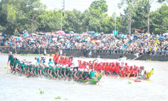 ដំ​ណើរ​រីក​ចម្រើន​នៃ​ពិ​ធី​ប្រ​ណាំង​ទូក-ង