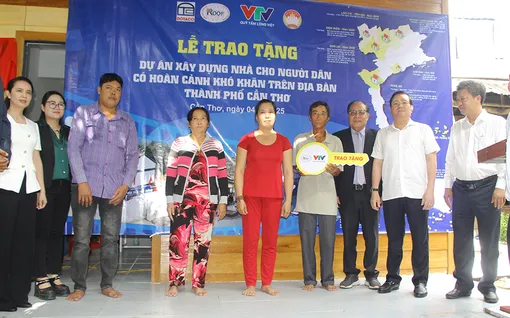 Trao 4 căn nhà tặng hộ dân có hoàn cảnh khó khăn