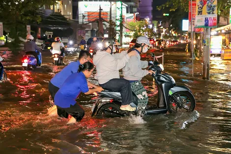 Tăng cường giải pháp an toàn cho người dân khi triều cường dâng cao