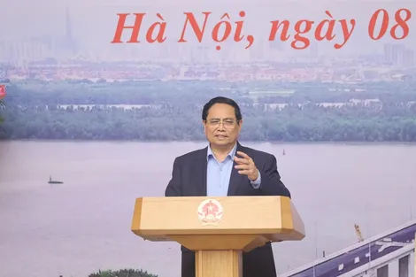 Thủ tướng Chính phủ: Phải hoàn thành mục tiêu đưa vào khai thác trên 3.000km đường bộ cao tốc và khoảng 1.700km đường bộ ven biển