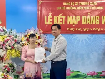 Tập trung xây dựng Đảng trong sạch, vững mạnh