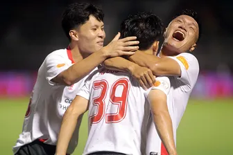 Kịch tính 7 bàn thắng trong trận cầu tâm điểm trên sân Thống Nhất