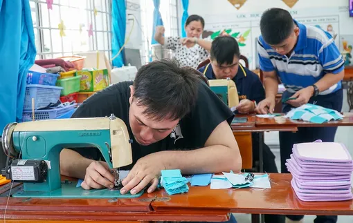 Phát triển giáo dục hòa nhập, chuyên biệt cho người khuyết tật