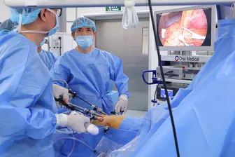 Phẫu thuật nội soi cứu sống cụ bà 80 tuổi mắc ung thư dạ dày ở vùng “tử huyệt”