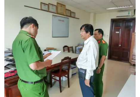 Giám đốc công ty lừa đảo người dân mua bán lô nền, chiếm đoạt tiền tỉ