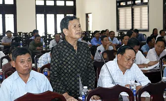 Cử tri xã Phú Lộc kiến nghị đầu tư nâng cấp hạ tầng giao thông