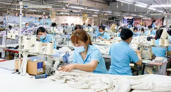 [INFOGRAPHICS] Quy định mức lương tối thiểu đối với người lao động làm việc theo hợp đồng lao động