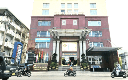 រួម​បញ្ចូល​ក្រុម​ហ៊ុន​ឆ្នោត​ជាតិ​កឹង​ធើ សុក​ត្រាំង ហូវ​យ៉ាង