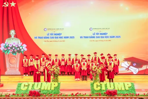 Trường Đại học Y Dược Cần Thơ trao bằng tốt nghiệp cho hơn 500 tân khoa