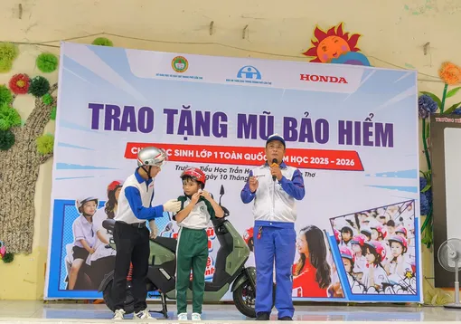 Tặng 52.204 nón bảo hiểm cho học sinh TP Cần Thơ