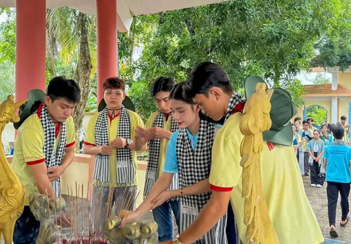 Vun đắp tình yêu lịch sử - văn hóa dân tộc cho giới trẻ