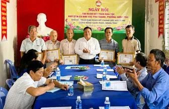 Ủy ban MTTQVN phường Hưng Phú phối hợp giúp 69 hộ thoát nghèo, cận nghèo