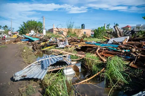 Siêu bão và “lá chắn” toàn cầu