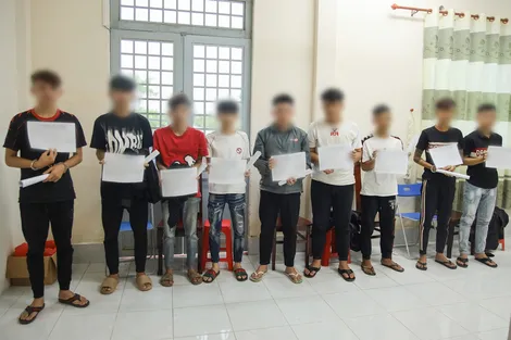 Khởi tố nhóm đối tượng dàn cảnh đánh người, cướp tài sản